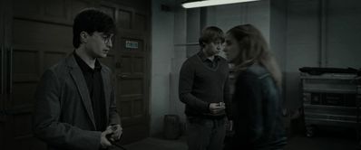 EmmaWatsonFan_dot_nl-HarryPotterAndTheDeathlyHallowsPart1-2969.jpg