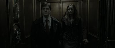 EmmaWatsonFan_dot_nl-HarryPotterAndTheDeathlyHallowsPart1-3584.jpg