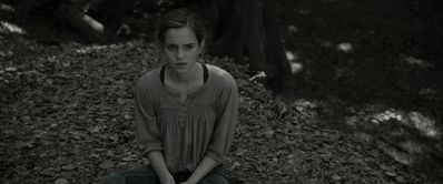 EmmaWatsonFan_dot_nl-HarryPotterAndTheDeathlyHallowsPart1-4015.jpg