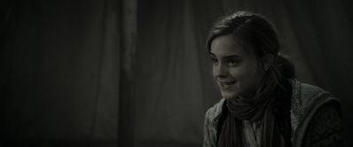 EmmaWatsonFan_dot_nl-HarryPotterAndTheDeathlyHallowsPart1-4360.jpg