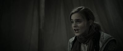 EmmaWatsonFan_dot_nl-HarryPotterAndTheDeathlyHallowsPart1-4362.jpg