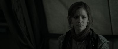 EmmaWatsonFan_dot_nl-HarryPotterAndTheDeathlyHallowsPart1-4494.jpg