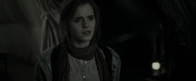 EmmaWatsonFan_dot_nl-HarryPotterAndTheDeathlyHallowsPart1-4521.jpg