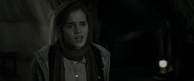 EmmaWatsonFan_dot_nl-HarryPotterAndTheDeathlyHallowsPart1-4537.jpg