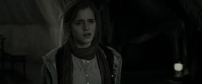 EmmaWatsonFan_dot_nl-HarryPotterAndTheDeathlyHallowsPart1-4542.jpg