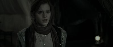 EmmaWatsonFan_dot_nl-HarryPotterAndTheDeathlyHallowsPart1-4543.jpg