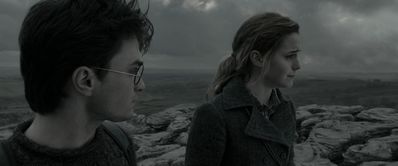 EmmaWatsonFan_dot_nl-HarryPotterAndTheDeathlyHallowsPart1-4609.jpg