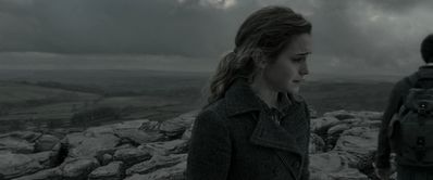 EmmaWatsonFan_dot_nl-HarryPotterAndTheDeathlyHallowsPart1-4613.jpg