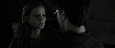 EmmaWatsonFan_dot_nl-HarryPotterAndTheDeathlyHallowsPart1-4699.jpg