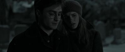 EmmaWatsonFan_dot_nl-HarryPotterAndTheDeathlyHallowsPart1-5084.jpg