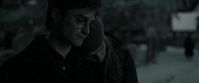 EmmaWatsonFan_dot_nl-HarryPotterAndTheDeathlyHallowsPart1-5091.jpg