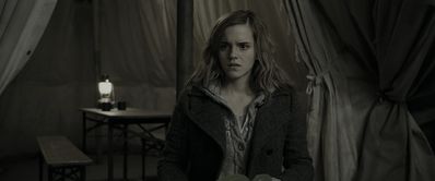 EmmaWatsonFan_dot_nl-HarryPotterAndTheDeathlyHallowsPart1-6235.jpg