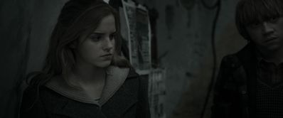 EmmaWatsonFan_dot_nl-HarryPotterAndTheDeathlyHallowsPart1-6661.jpg