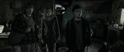 EmmaWatsonFan_dot_nl-HarryPotterAndTheDeathlyHallowsPart1-6773.jpg