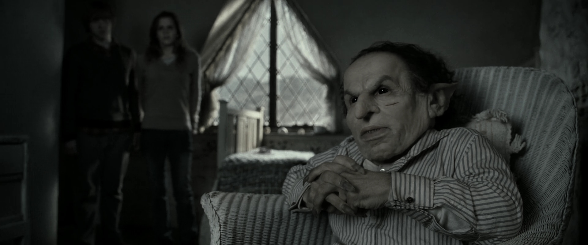 EmmaWatsonFan_dot_nl-HarryPotterAndTheDeathlyHallowsPart2-0272.jpg EmmaWatsonFan_dot_nl-HarryPotterAndTheDeathlyHallowsPart2-0272.jpg