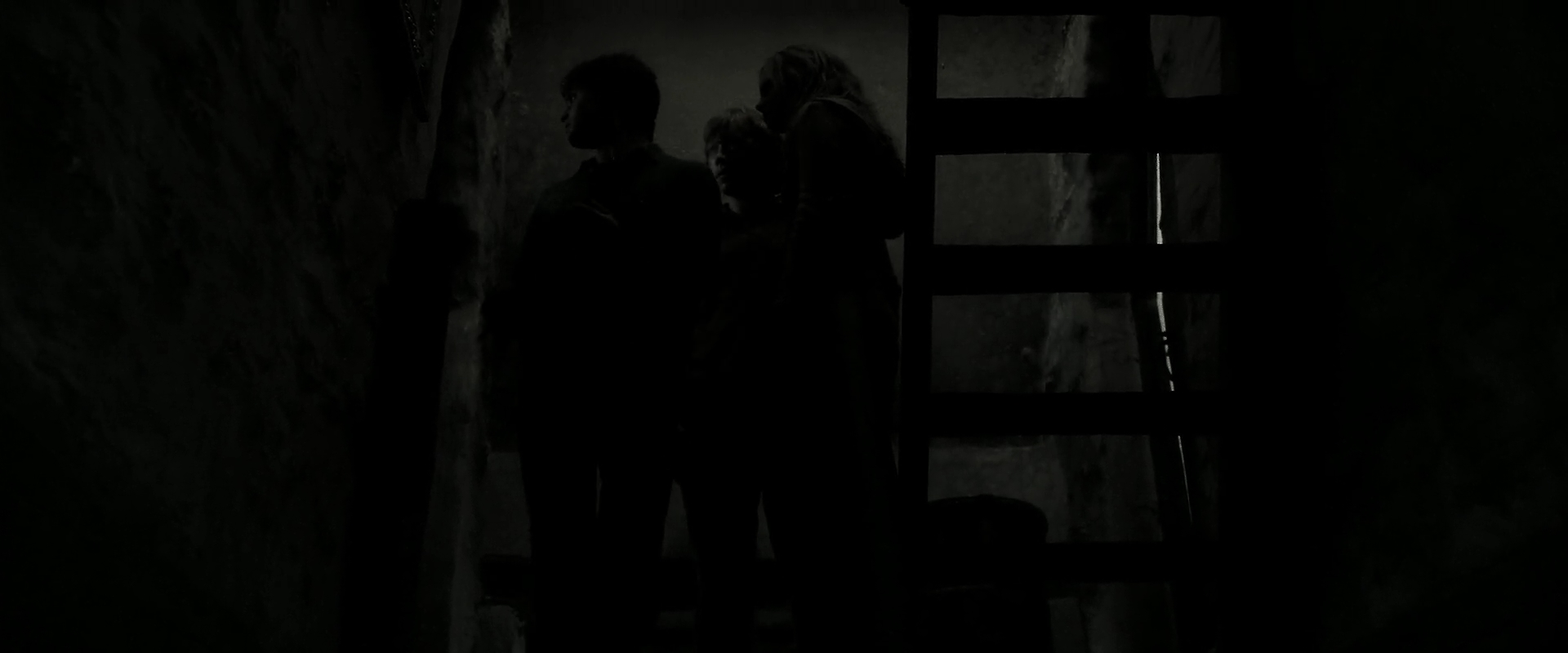 EmmaWatsonFan_dot_nl-HarryPotterAndTheDeathlyHallowsPart2-0356.jpg EmmaWatsonFan_dot_nl-HarryPotterAndTheDeathlyHallowsPart2-0356.jpg