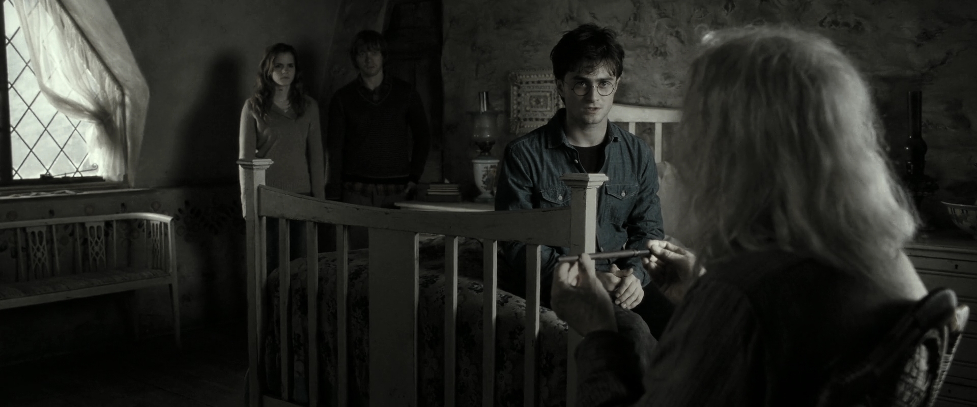 EmmaWatsonFan_dot_nl-HarryPotterAndTheDeathlyHallowsPart2-0439.jpg