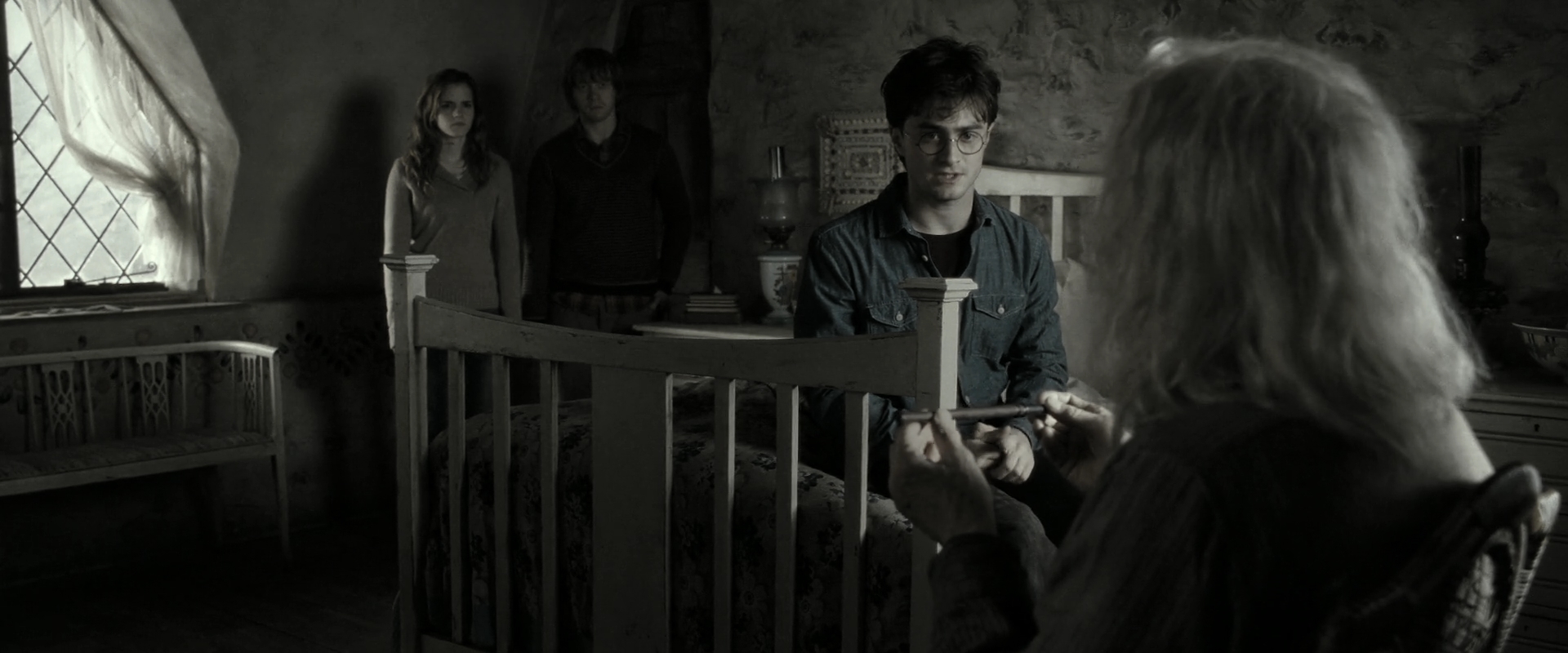 EmmaWatsonFan_dot_nl-HarryPotterAndTheDeathlyHallowsPart2-0440.jpg