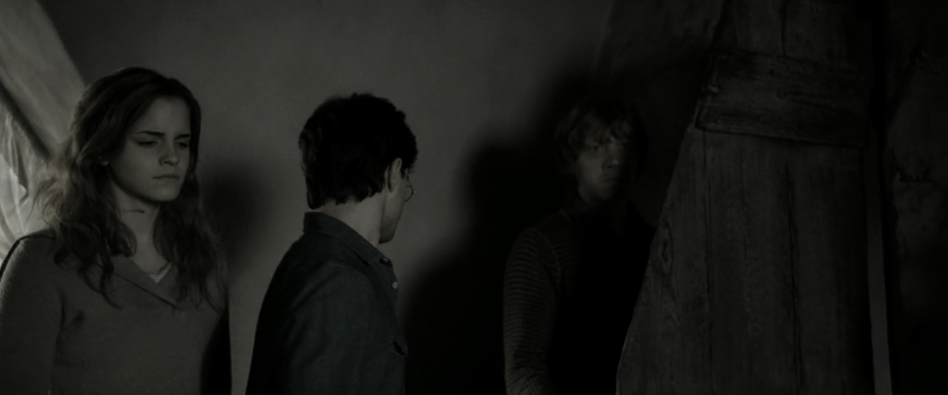 EmmaWatsonFan_dot_nl-HarryPotterAndTheDeathlyHallowsPart2-0599.jpg EmmaWatsonFan_dot_nl-HarryPotterAndTheDeathlyHallowsPart2-0599.jpg