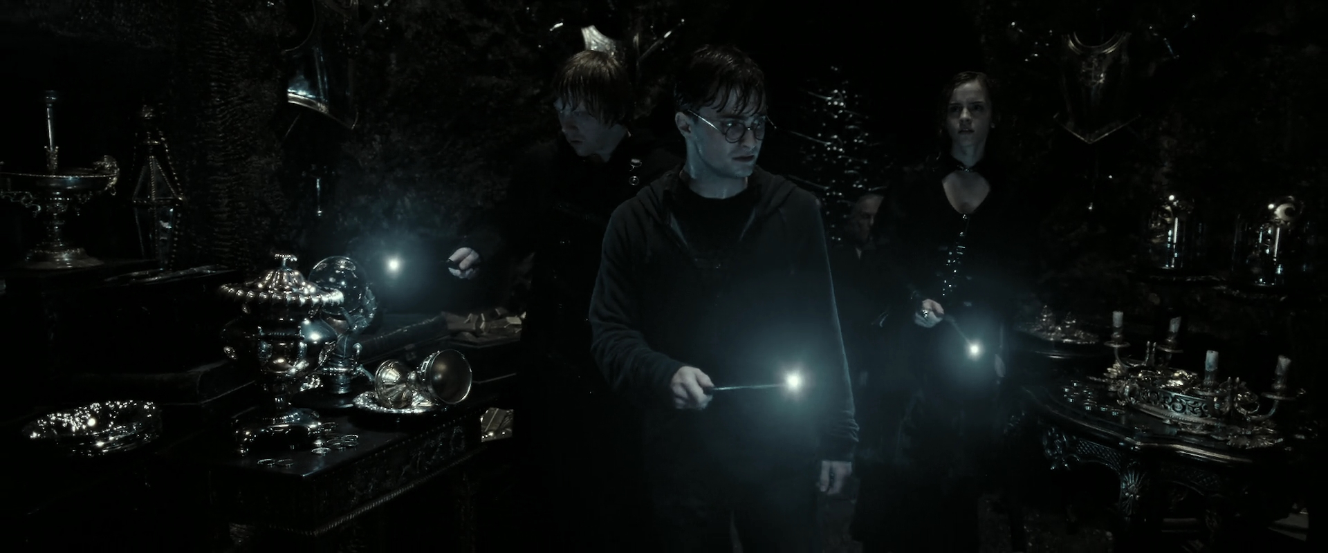 EmmaWatsonFan_dot_nl-HarryPotterAndTheDeathlyHallowsPart2-1014.jpg EmmaWatsonFan_dot_nl-HarryPotterAndTheDeathlyHallowsPart2-1014.jpg