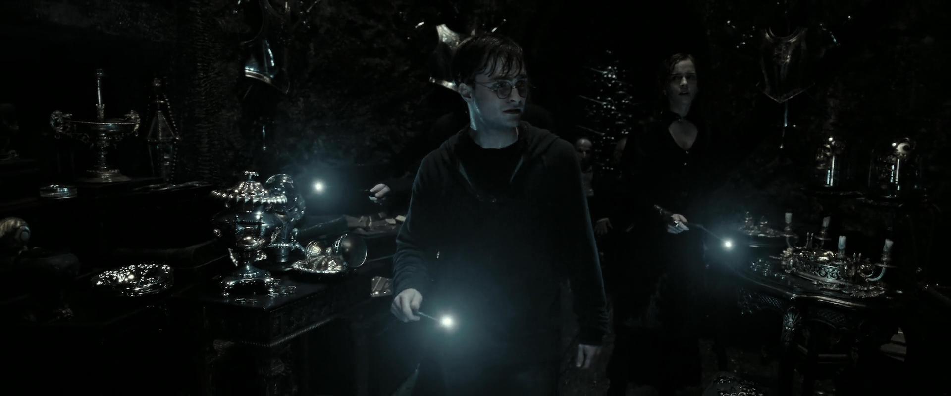 EmmaWatsonFan_dot_nl-HarryPotterAndTheDeathlyHallowsPart2-1018.jpg