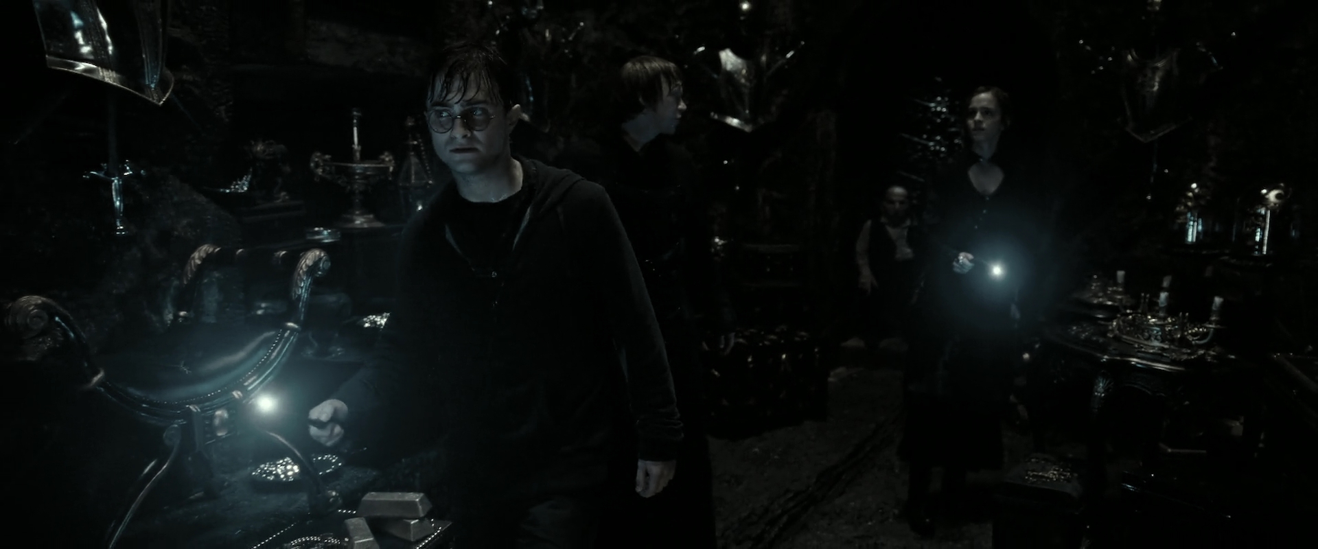 EmmaWatsonFan_dot_nl-HarryPotterAndTheDeathlyHallowsPart2-1023.jpg EmmaWatsonFan_dot_nl-HarryPotterAndTheDeathlyHallowsPart2-1023.jpg