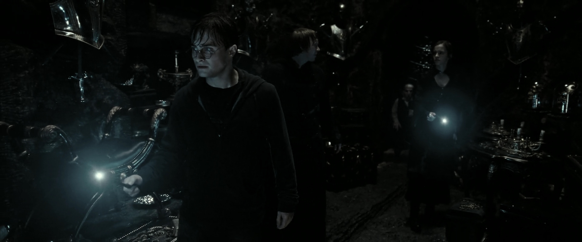 EmmaWatsonFan_dot_nl-HarryPotterAndTheDeathlyHallowsPart2-1024.jpg