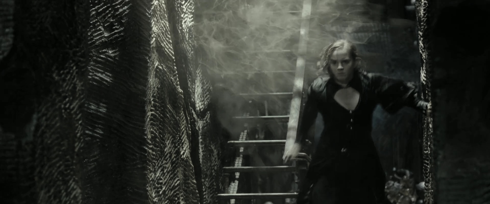 EmmaWatsonFan_dot_nl-HarryPotterAndTheDeathlyHallowsPart2-1180.jpg EmmaWatsonFan_dot_nl-HarryPotterAndTheDeathlyHallowsPart2-1180.jpg