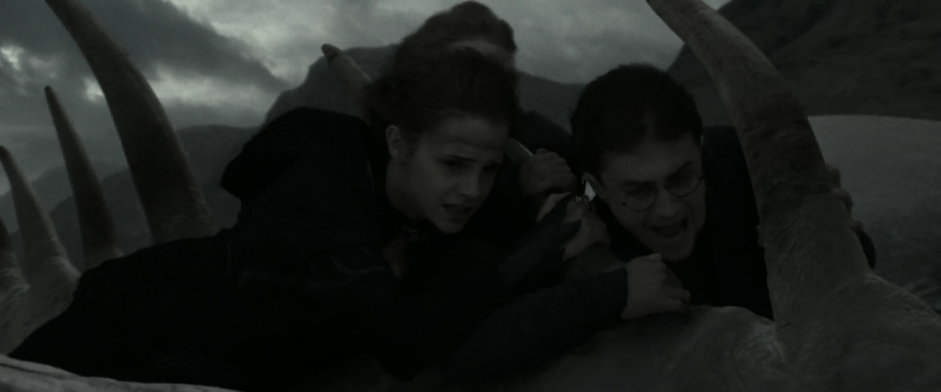 EmmaWatsonFan_dot_nl-HarryPotterAndTheDeathlyHallowsPart2-1319.jpg EmmaWatsonFan_dot_nl-HarryPotterAndTheDeathlyHallowsPart2-1319.jpg