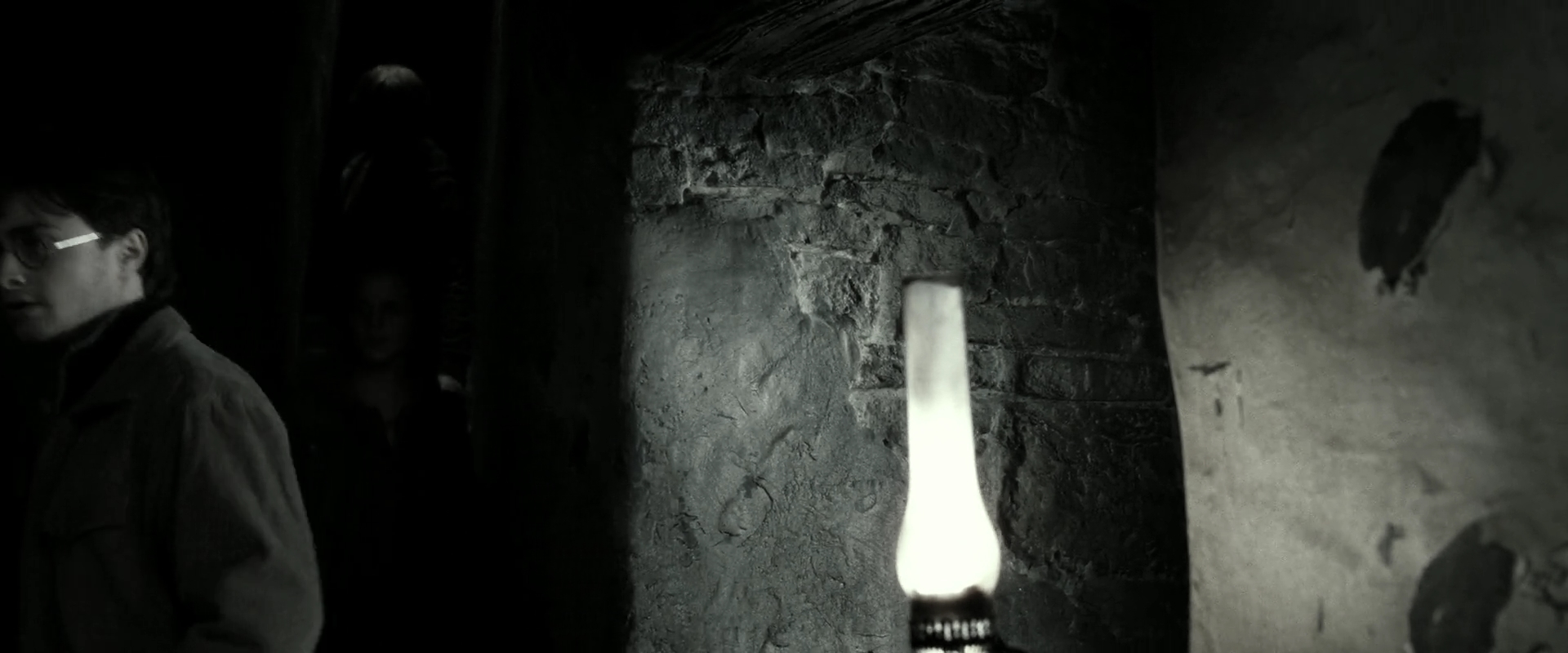 EmmaWatsonFan_dot_nl-HarryPotterAndTheDeathlyHallowsPart2-1551.jpg EmmaWatsonFan_dot_nl-HarryPotterAndTheDeathlyHallowsPart2-1551.jpg