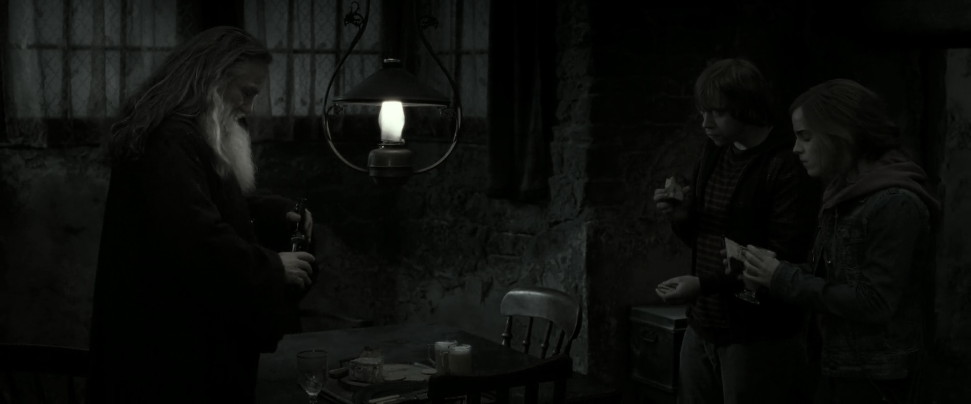 EmmaWatsonFan_dot_nl-HarryPotterAndTheDeathlyHallowsPart2-1651.jpg EmmaWatsonFan_dot_nl-HarryPotterAndTheDeathlyHallowsPart2-1651.jpg