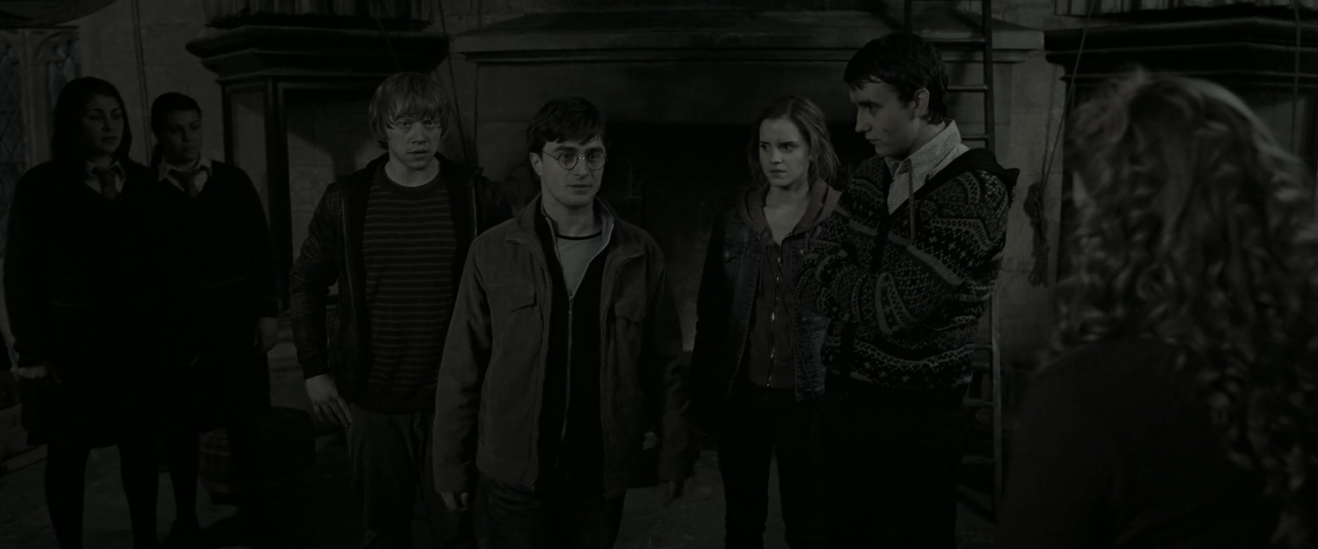 EmmaWatsonFan_dot_nl-HarryPotterAndTheDeathlyHallowsPart2-1929.jpg