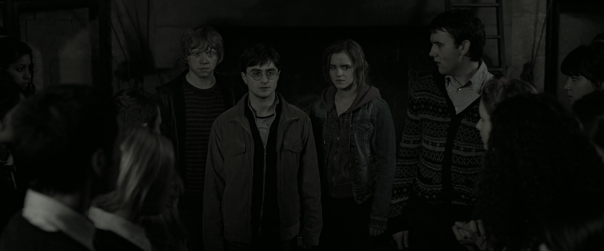 EmmaWatsonFan_dot_nl-HarryPotterAndTheDeathlyHallowsPart2-2005.jpg