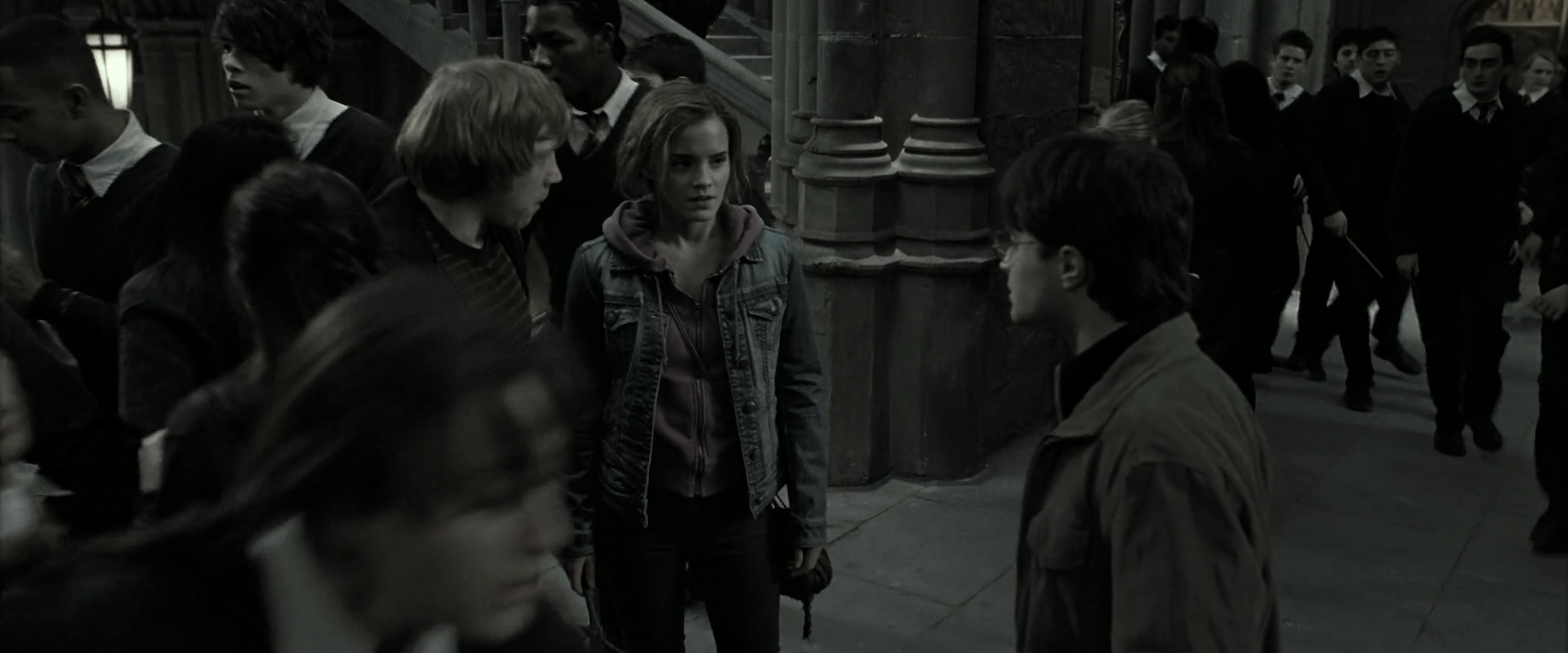 EmmaWatsonFan_dot_nl-HarryPotterAndTheDeathlyHallowsPart2-2380.jpg