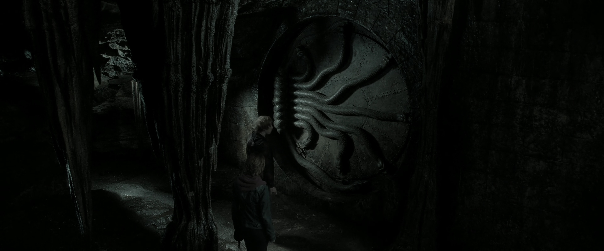 EmmaWatsonFan_dot_nl-HarryPotterAndTheDeathlyHallowsPart2-2902.jpg EmmaWatsonFan_dot_nl-HarryPotterAndTheDeathlyHallowsPart2-2902.jpg