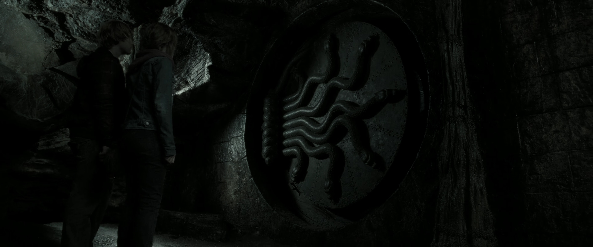 EmmaWatsonFan_dot_nl-HarryPotterAndTheDeathlyHallowsPart2-2910.jpg EmmaWatsonFan_dot_nl-HarryPotterAndTheDeathlyHallowsPart2-2910.jpg