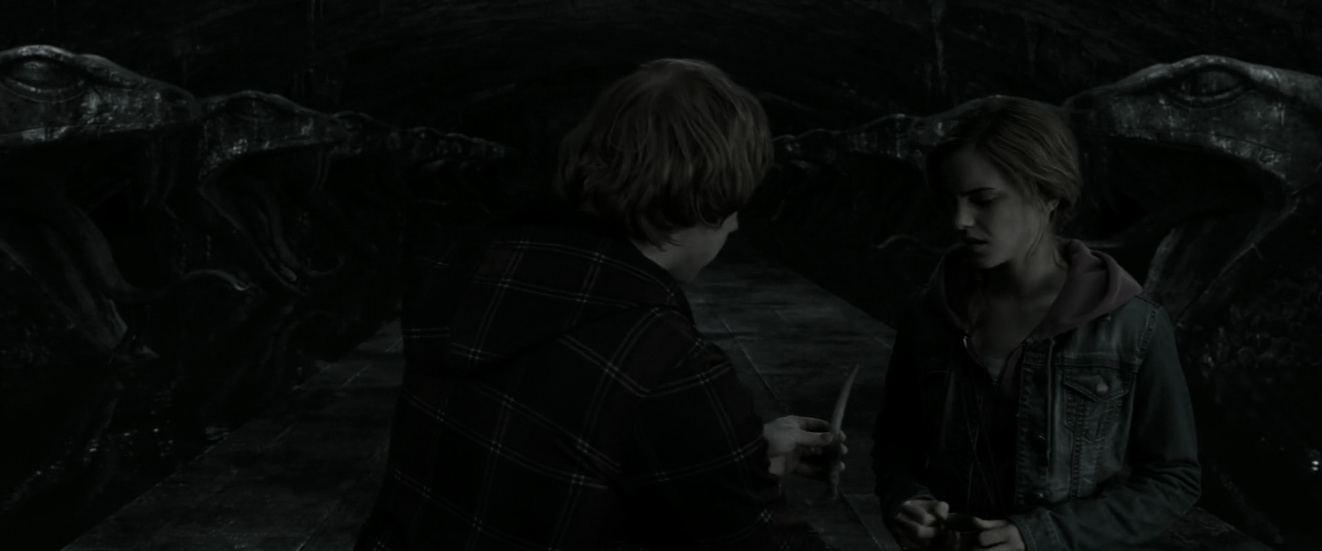 EmmaWatsonFan_dot_nl-HarryPotterAndTheDeathlyHallowsPart2-2981.jpg EmmaWatsonFan_dot_nl-HarryPotterAndTheDeathlyHallowsPart2-2981.jpg