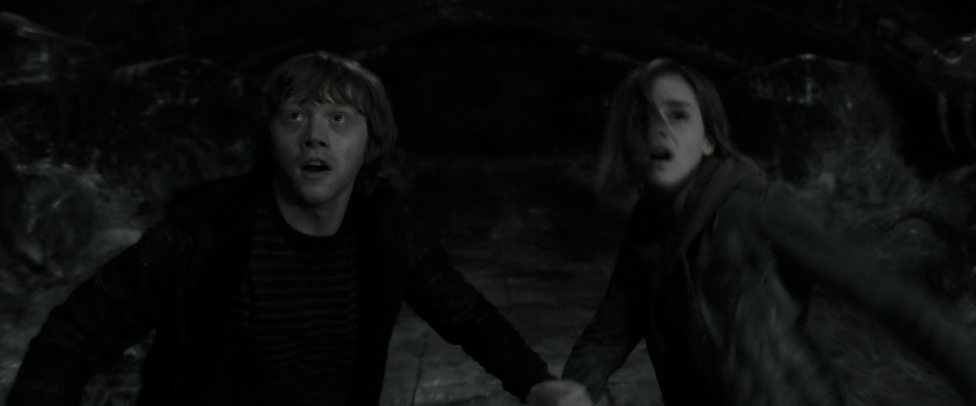 EmmaWatsonFan_dot_nl-HarryPotterAndTheDeathlyHallowsPart2-3018.jpg