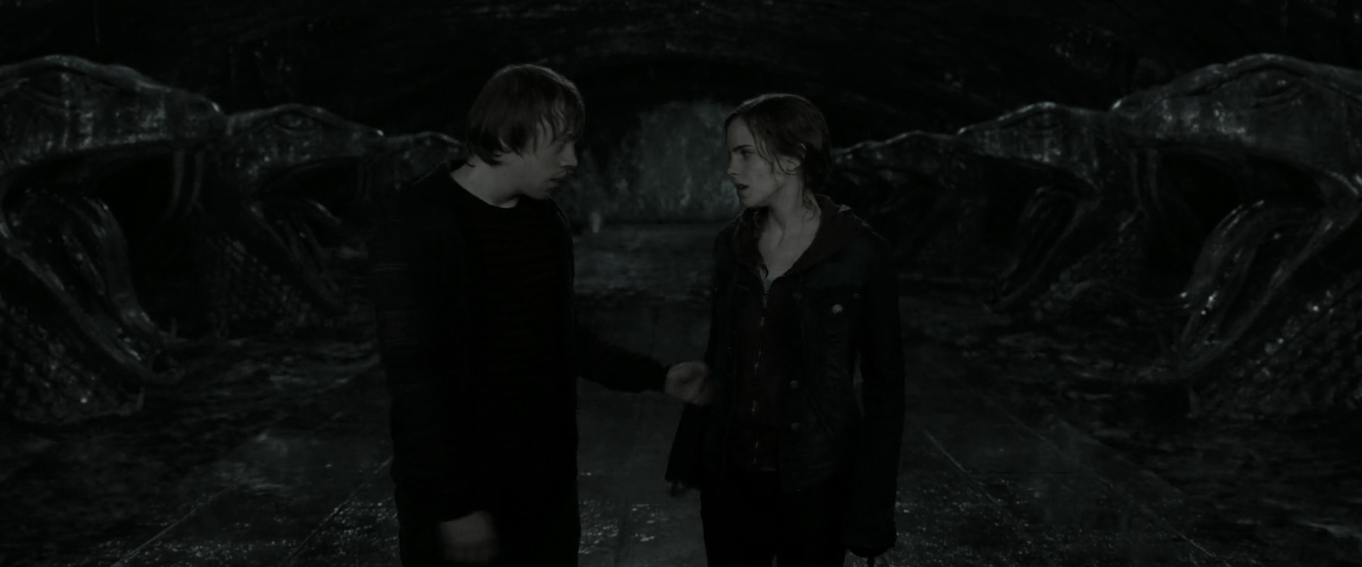 EmmaWatsonFan_dot_nl-HarryPotterAndTheDeathlyHallowsPart2-3036.jpg