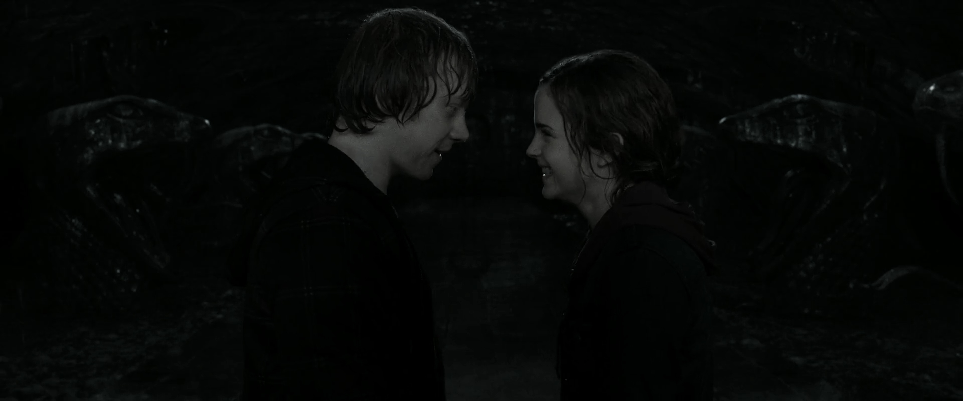 EmmaWatsonFan_dot_nl-HarryPotterAndTheDeathlyHallowsPart2-3052.jpg