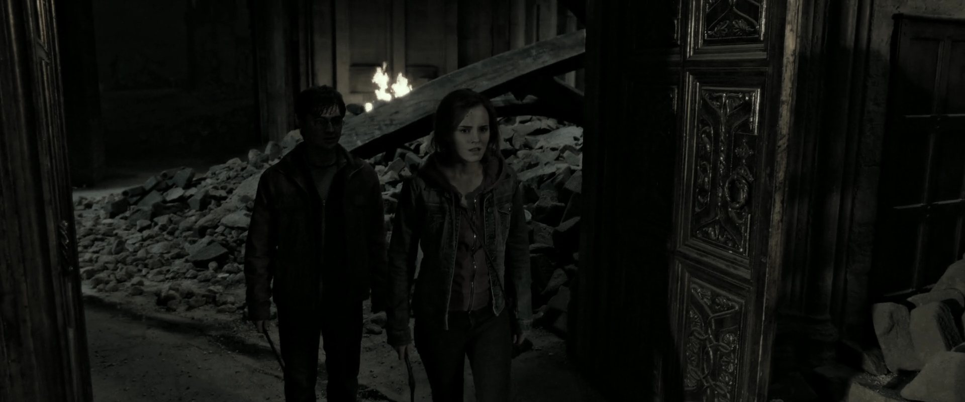 EmmaWatsonFan_dot_nl-HarryPotterAndTheDeathlyHallowsPart2-4262.jpg