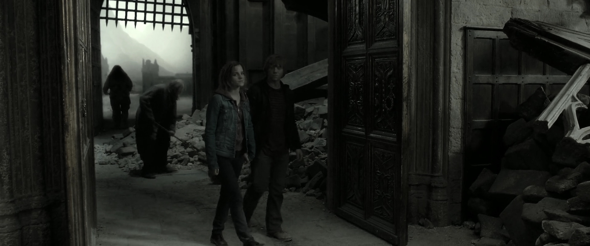 EmmaWatsonFan_dot_nl-HarryPotterAndTheDeathlyHallowsPart2-6470.jpg EmmaWatsonFan_dot_nl-HarryPotterAndTheDeathlyHallowsPart2-6470.jpg