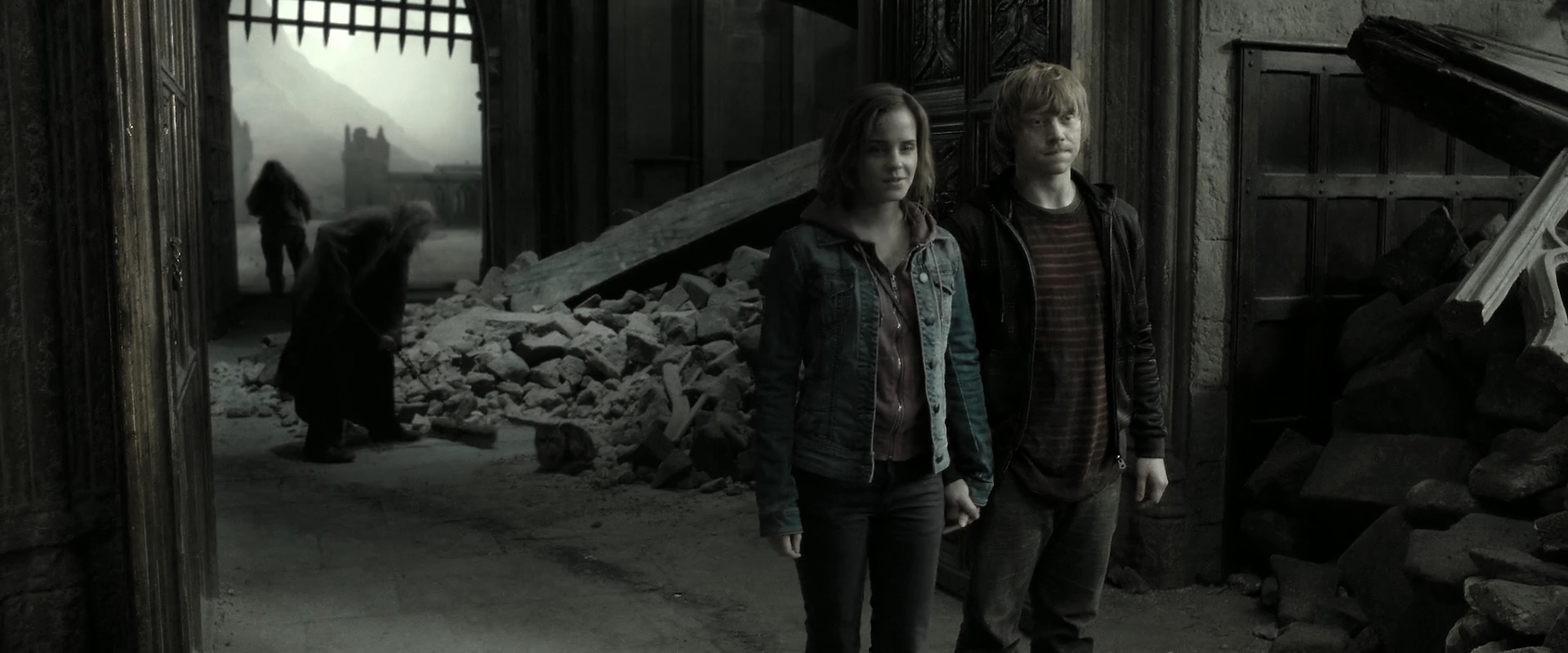 EmmaWatsonFan_dot_nl-HarryPotterAndTheDeathlyHallowsPart2-6475.jpg