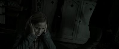 EmmaWatsonFan_dot_nl-HarryPotterAndTheDeathlyHallowsPart2-4158.jpg