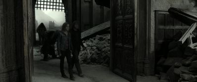 EmmaWatsonFan_dot_nl-HarryPotterAndTheDeathlyHallowsPart2-6469.jpg