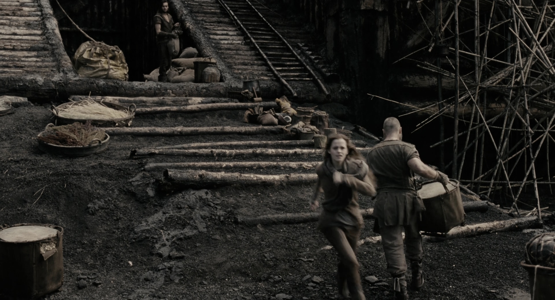 EmmaWatsonFan-dot-nl_Noah1327.jpg