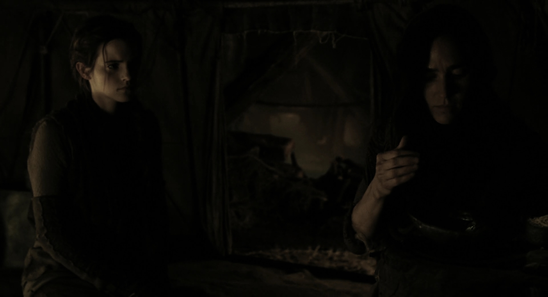 EmmaWatsonFan-dot-nl_Noah3421.jpg