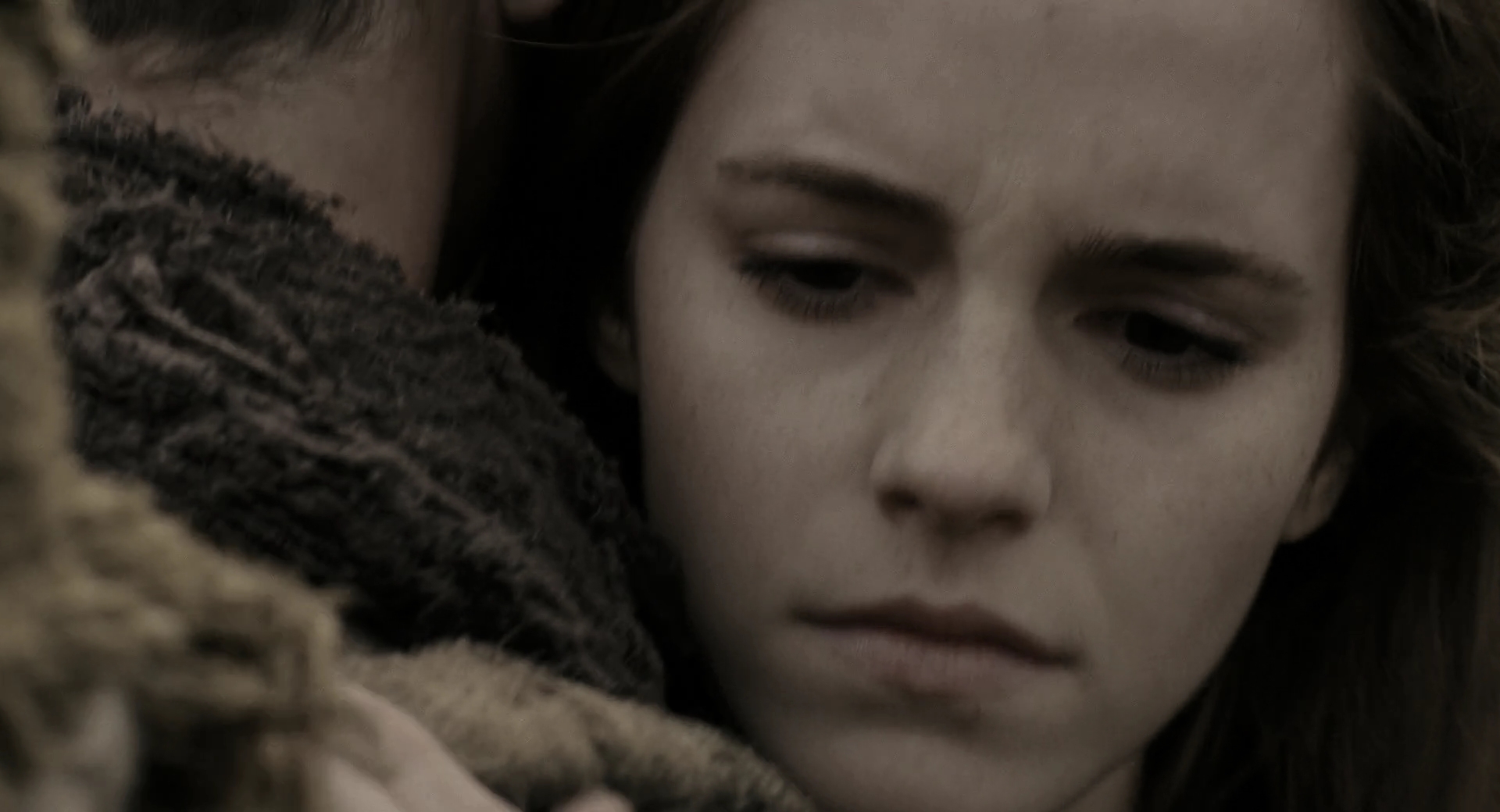 EmmaWatsonFan-dot-nl_Noah5164.jpg