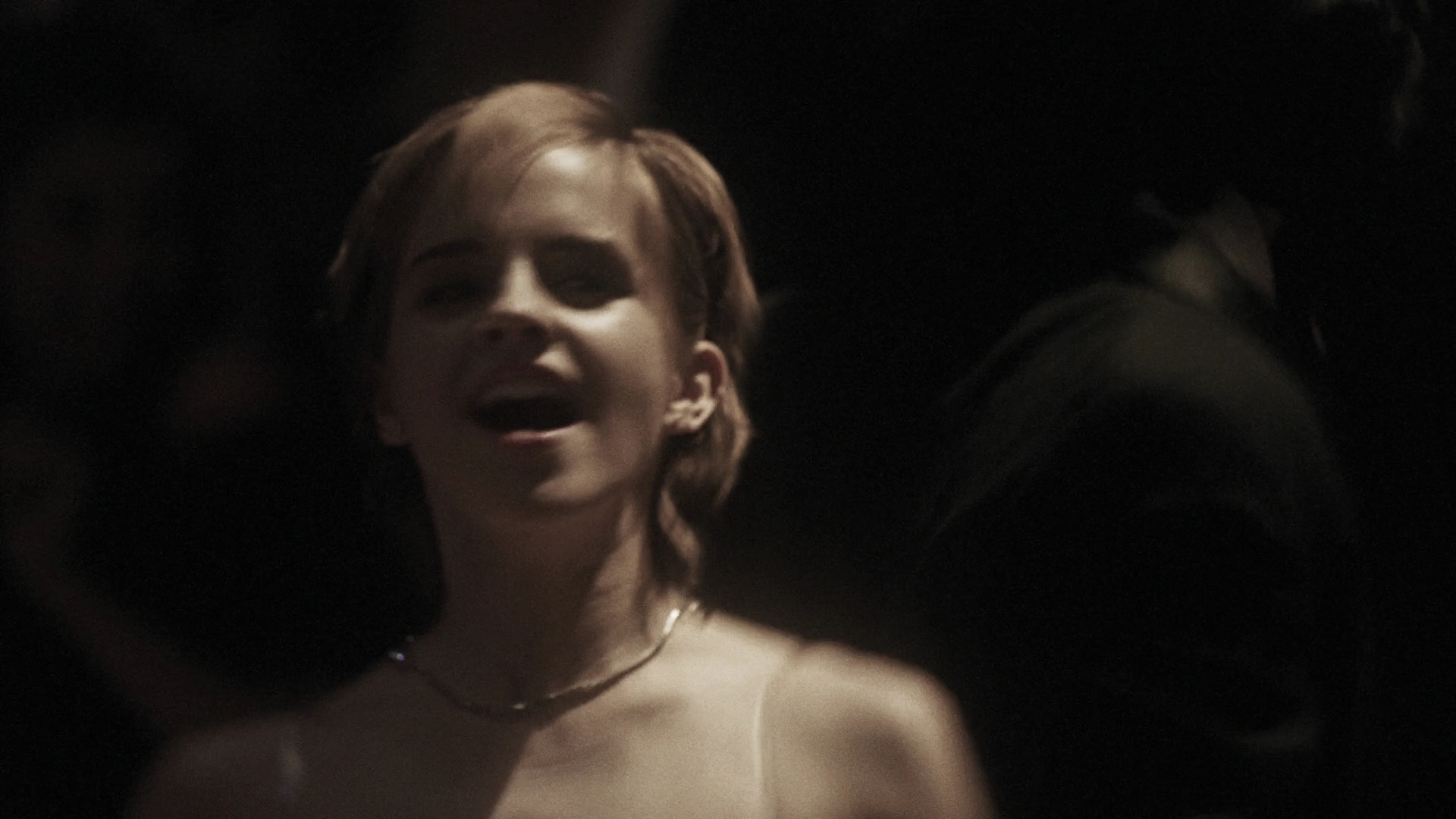 EmmaWatonFan-dot-nl_ThePerksOfBeingAWallflower1055.jpg