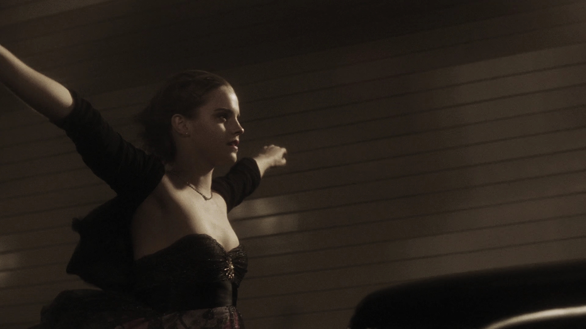 EmmaWatonFan-dot-nl_ThePerksOfBeingAWallflower1618.jpg